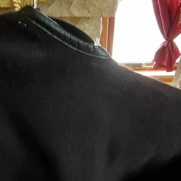 Black with faux leather trim belt poncho shawl 2xl or 3xl - Picture 7 of 10